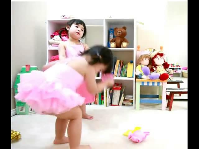 Chơi đồ chơi với bạn